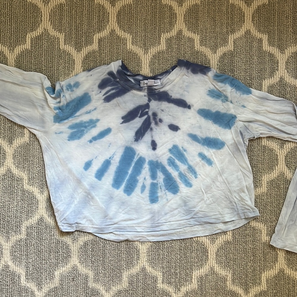 Long sleeve tie dye crop top